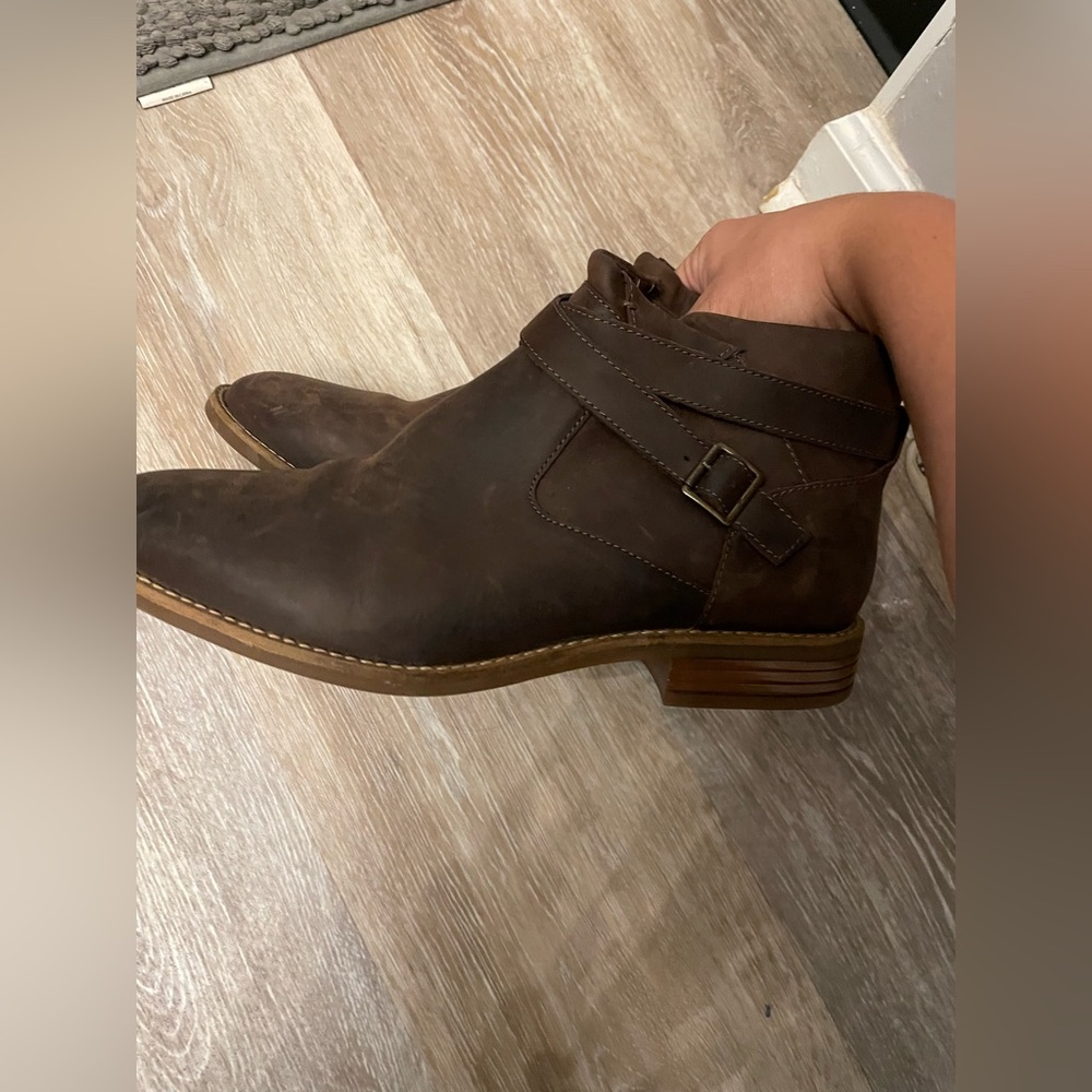 Women’s 9.5 Clark Boots Worn Once!